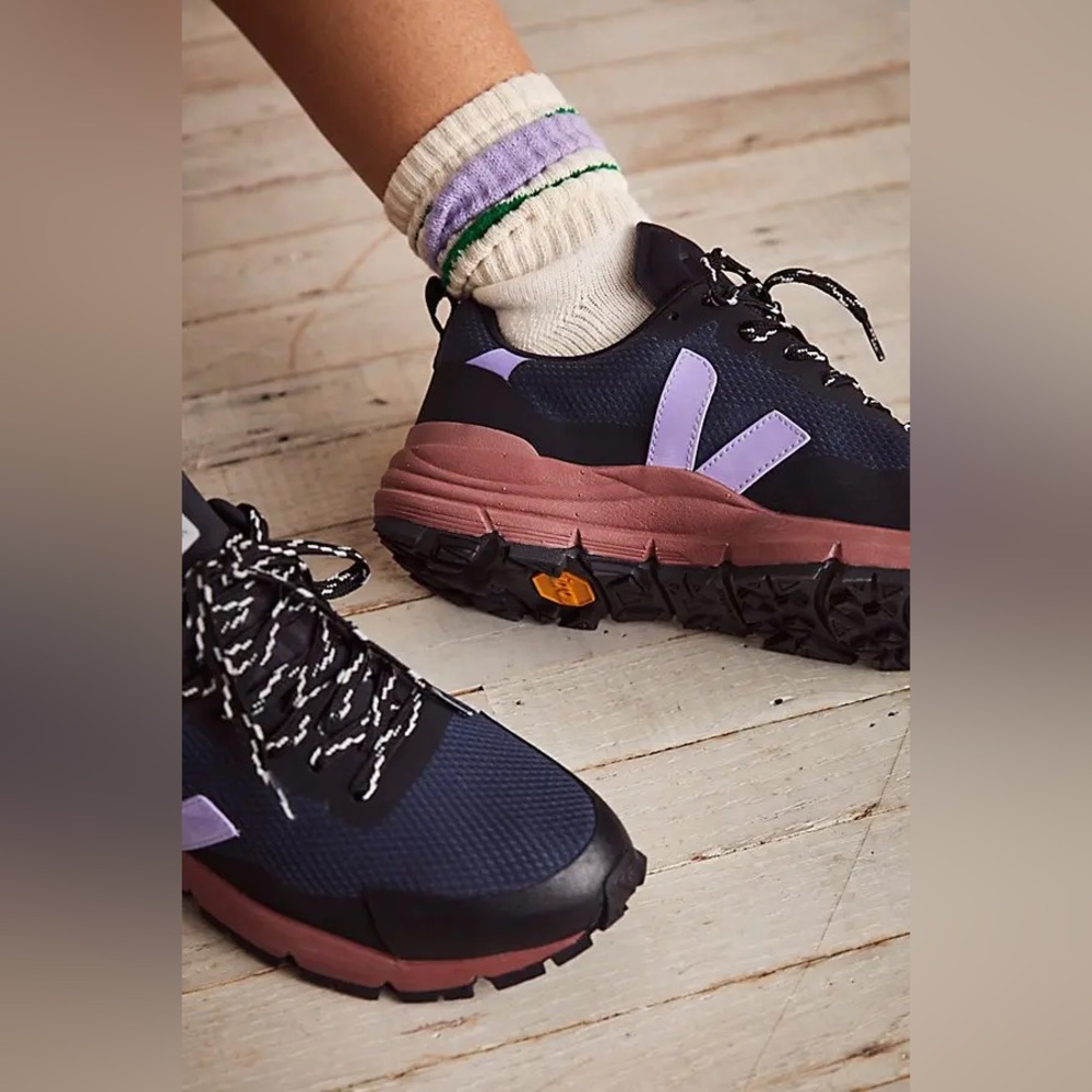 VEJA Dekkan Hiking Shoe | Vibram Sole Women’s 10 Men’s 8.5